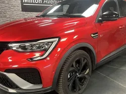 Rouge Utilisé 2023 Renault Arkana Engineered SUV | 21 990 € (Prix juste)