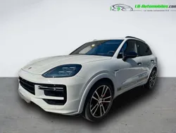 Utilisé 2024 Porsche Cayenne Turbo E-Hybrid SUV | 197 500 € (Prix assez cher)