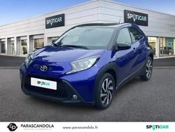 Biton bleu genièvre métal/toit noir Utilisé 2024 Toyota Aygo Design Citadine | 15 550 € (Prix juste)
