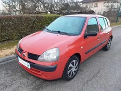 Rouge Utilisé 2004 Renault Clio II Dynamique Citadine | 3 480 € (Prix juste)