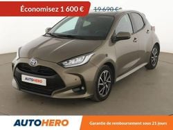 Gris Utilisé 2022 Toyota Yaris Hybrid Design Citadine | 18 090 € (Bon prix)