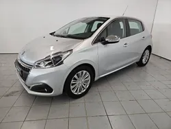 Gris Utilisé 2017 Peugeot 208 Allure Citadine | 9 490 € (Prix juste)