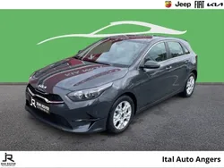 Gris Utilisé 2024 Kia Ceed Active Berline | 24 589 € (Prix juste)