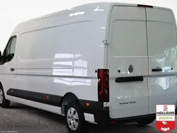 Blanc Nouvelle 2025 Renault Master Van | 38 648 € (Prix assez cher)