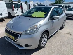 Gris Utilisé 2013 Peugeot 208 Active Citadine | 5 990 € (Prix juste)