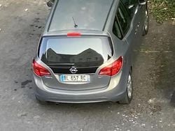 Gris Utilisé 2011 Opel Meriva Enjoy Monospace | 3 500 € (Prix assez cher)