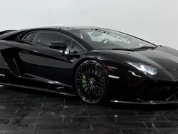 Utilisé 2017 Lamborghini Aventador Coupé | 319 000 € (Prix cher)