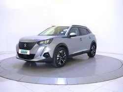 Gris Utilisé 2021 Peugeot e-2008 Allure SUV | 15 490 € (Prix juste)