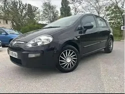 Noir Utilisé 2011 Fiat Grande Punto Citadine | 3 990 €