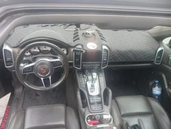 Utilisé 2016 Porsche Cayenne Edition SUV | 34 500 € (Prix juste)