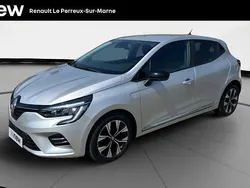 Gris Utilisé 2023 Renault Clio V Evolution Berline | 17 490 € (Prix juste)