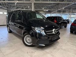 Noir Utilisé 2023 Mercedes V220 Edition Monospace | 52 900 € (Super prix)