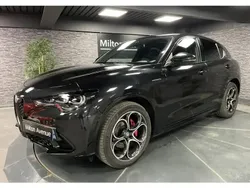 Noir Utilisé 2024 Alfa Romeo Stelvio Veloce SUV | 41 990 € (Prix juste)