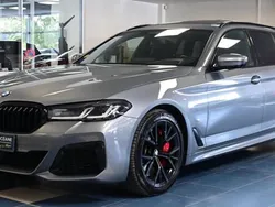 Gris Utilisé 2023 BMW 530 Comfort Edition Break | 54 990 € (Prix cher)