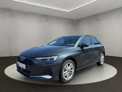 Gris Utilisé 2024 Audi A3 Advanced Plus Berline | 36 300 € (Prix juste)