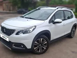 Blanc Utilisé 2017 Peugeot 2008 Allure SUV | 8 990 € (Prix juste)