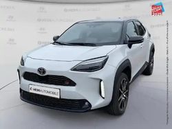 Blanc nacré/toit noir Utilisé 2024 Toyota Yaris Hybrid Sport SUV | 26 999 € (Prix cher)