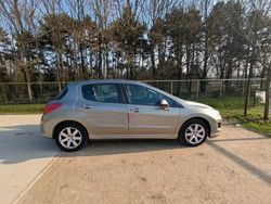 Utilisé 2012 Peugeot 308 Active Berline | 6 900 € (Prix juste)