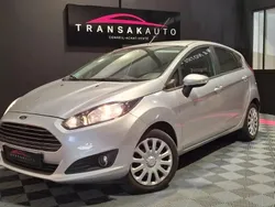 Gris Utilisé 2015 Ford Fiesta Citadine | 7 990 € (Prix juste)