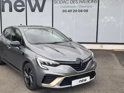 Gris Utilisé 2023 Renault Clio V Engineered Berline | 20 990 € (Prix assez cher)