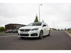 Blanc Utilisé 2017 Peugeot 308 GT Berline | 10 490 € (Prix assez cher)