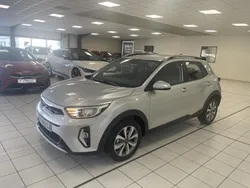Gris acier mã©tallisã© Utilisé 2025 Kia Stonic Active SUV | 23 099 € (Prix assez cher)