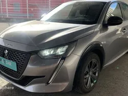 Gris artense (m) Utilisé 2022 Peugeot e-208 Allure Citadine | 14 999 € (Bon prix)