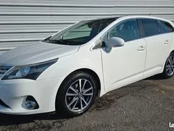 Blanc Utilisé 2013 Toyota Avensis Skyview Edition Break | 8 500 €