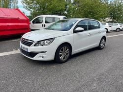 Blanc Utilisé 2014 Peugeot 308 Active Berline | 6 900 €