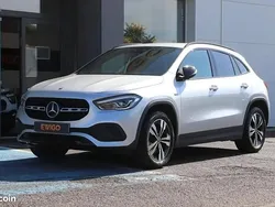 Gris Utilisé 2020 Mercedes GLA250 SUV | 28 980 € (Prix juste)