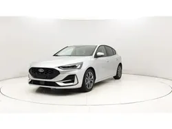 Gris Utilisé 2023 Ford Focus ST-Line Citadine | 32 510 € (Prix cher)