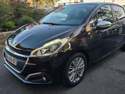 Utilisé 2017 Peugeot 208 Style Citadine | 5 490 € (Prix juste)