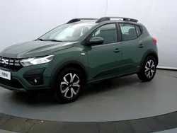 Gris Utilisé 2024 Dacia Sandero Expression Citadine | 17 799 € (Prix assez cher)