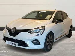 Blanc Utilisé 2023 Renault Clio V Evolution Berline | 15 799 € (Prix juste)