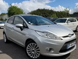Gris Utilisé 2009 Ford Fiesta Titanium Citadine | 4 999 € (Prix juste)