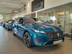 Bleu Nouvelle 2025 Peugeot e-308 Allure Citadine | 32 890 €