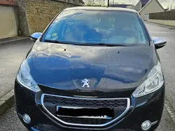 Noir Utilisé 2013 Peugeot 208 Citadine | 6 000 € (Prix juste)