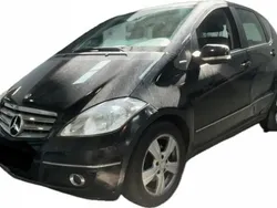 Noir Utilisé 2009 Mercedes A180 Avantgarde Monospace | 6 990 € (Prix juste)
