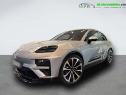 Utilisé 2025 Porsche Macan Turbo SUV | 128 900 € (Prix juste)