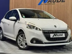 Utilisé 2018 Peugeot 208 Signature Sky Citadine | 7 990 € (Bon prix)