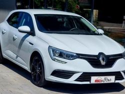 Blanc Utilisé 2017 Renault Mégane IV Life Berline | 8 900 € (Prix juste)