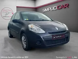 Noir Utilisé 2011 Renault Clio II Authentique Citadine | 4 990 € (Prix assez cher)