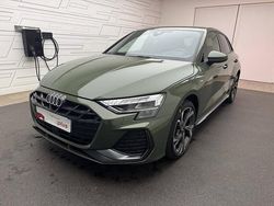 Vert district métallisé Nouvelle 2025 Audi A3 Sportback e-tron S-Line Citadine | 49 990 € (Prix assez cher)