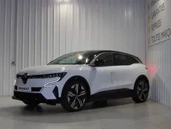 Blanc Utilisé 2025 Renault Mégane Iconic Berline | 39 790 € (Prix cher)