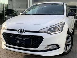 Blanc Utilisé 2016 Hyundai i20 Blackline Berline | 8 490 € (Prix juste)