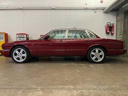 Rouge Utilisé 2000 Jaguar XJ8 Executive Berline | 19 900 €
