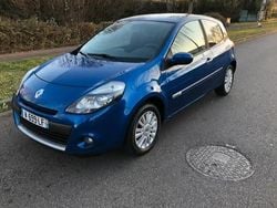 Bleu Utilisé 2009 Renault Clio III Initiale Berline | 4 000 € (Prix juste)