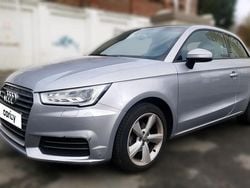 Gris Occasion 2017 Audi A1 Ambiente Berline | 11 490 € (Bon prix)
