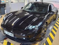 Noir Utilisé 2021 Porsche Taycan Performance Package Berline | 51 990 € (Prix juste)