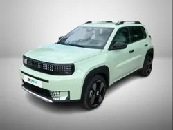 Vert azure métallisé Nouvelle 2025 Fiat Grande Panda La Prima SUV | 23 051 €